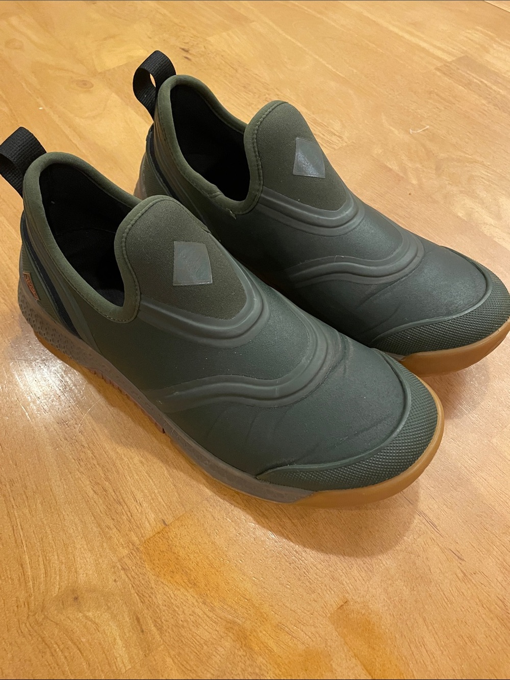 Muck Shoes Men's 8 Slip-On Waterproof Outdoor Shoes - Dark Army Green Sneakers
